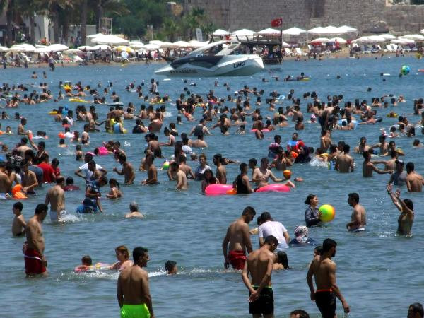 Mersin’de Sahiller Doldu