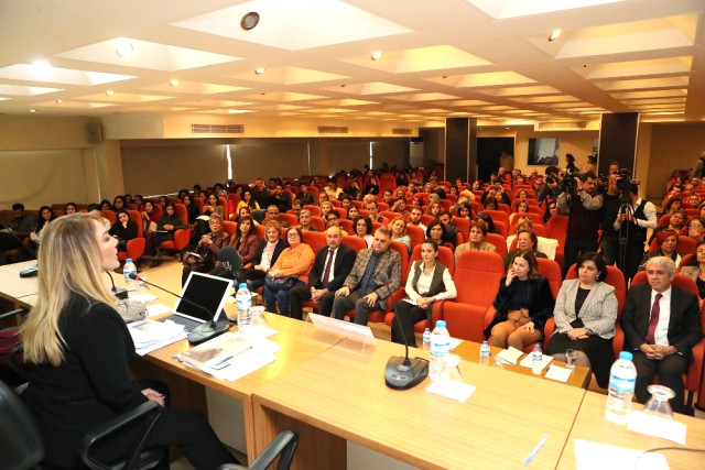 Mersin’de ‘Kadına Yönelik Şiddetle Mücadele Günü’ Konferansı