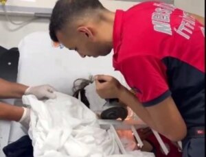 Mersin’de 7 yaşındaki çocuğun başına demir saplandı