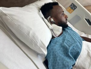 Eritreli Abderezaq’ın Kulak Rekonstrüksiyonu Türkiye’de Gerçekleşti