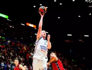 Anadolu Efes, Olimpia Milano’yu Deplasmanda Yendi