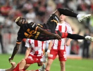 Victor Osimhen dünyanın en güzel futbolcusu mükafatı için nasıl oy verilir ( IFFHS )?