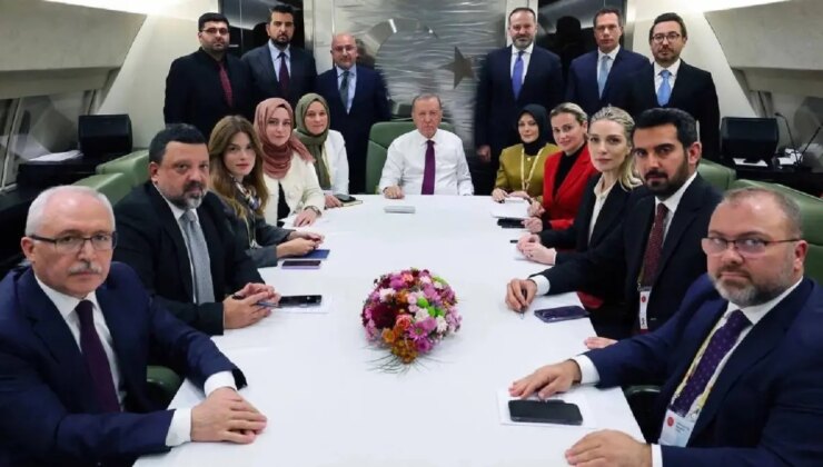 Cumhurbaşkanı Erdoğan’ın uçağında “adaylık” sorusunun yasaklandığı sav edildi